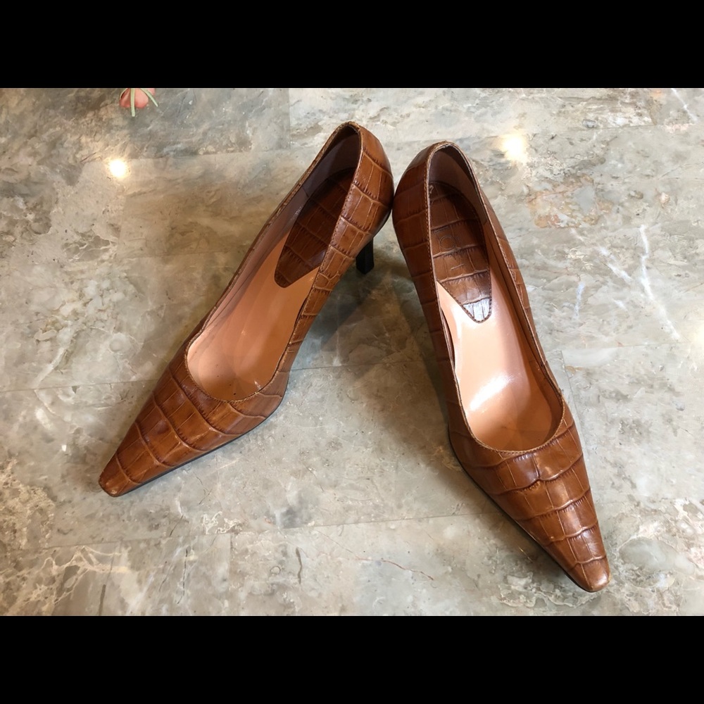 Ann Taylor Loft Croc Embossed Heels Size 6 1/2